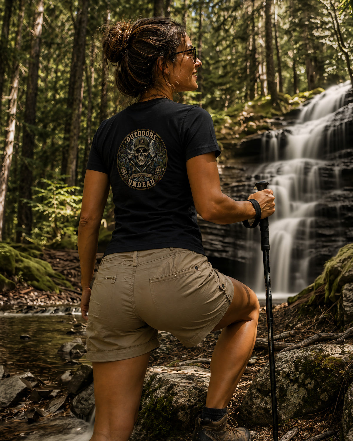 Hiker Waterfalls-Vintage Round