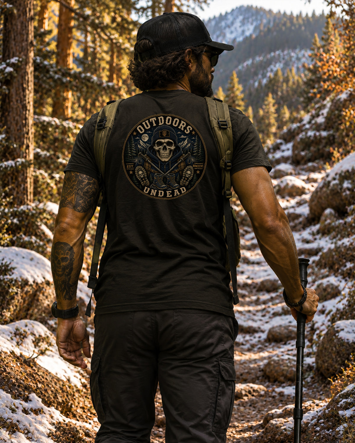 Hiker Snowy Mountain-Vintage Round